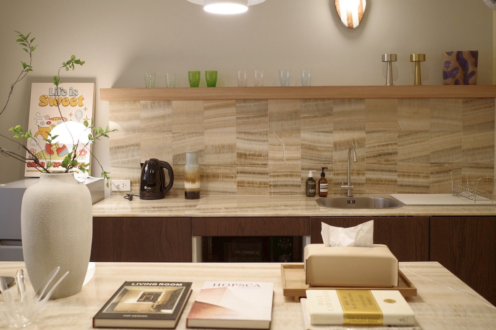 Design Suite, 2 Bedrooms, Balcony