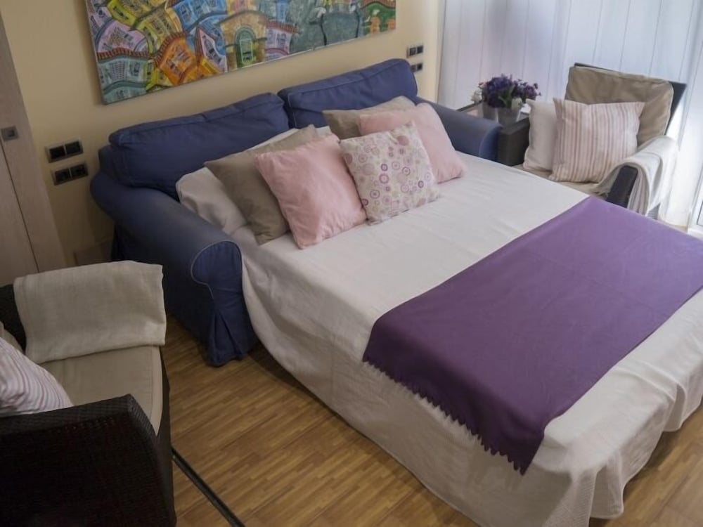 Apartment, 2 Bedrooms, Balcony photo 2