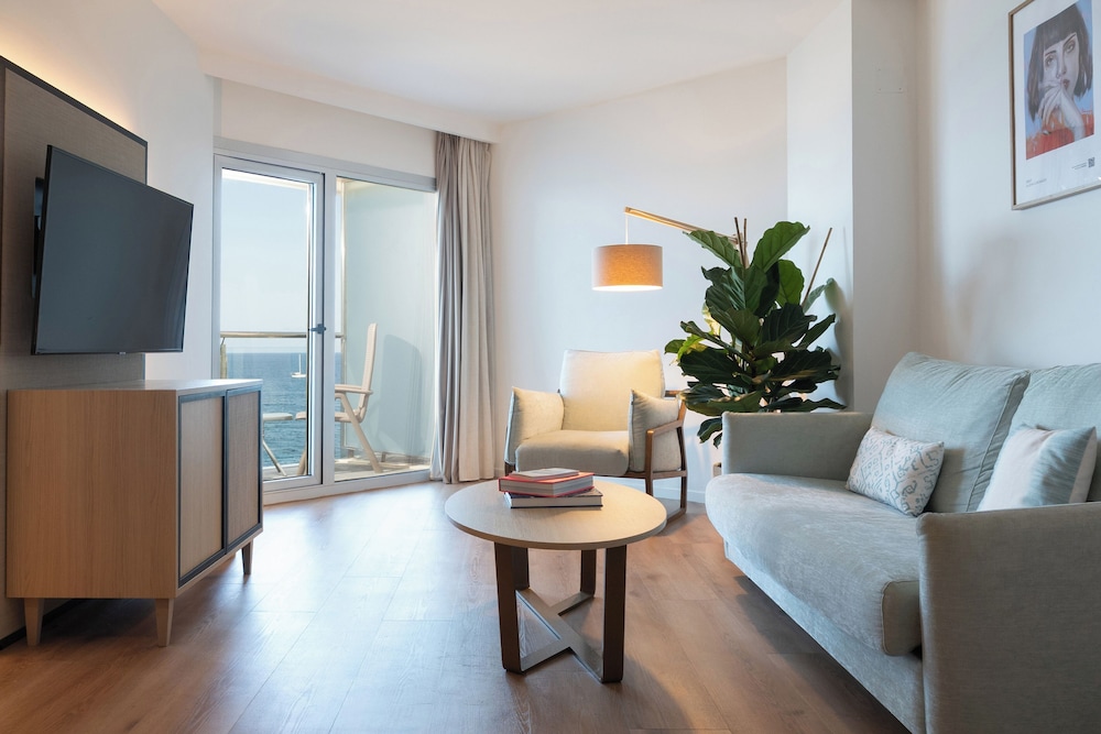 The Loft Sea View (2+2)