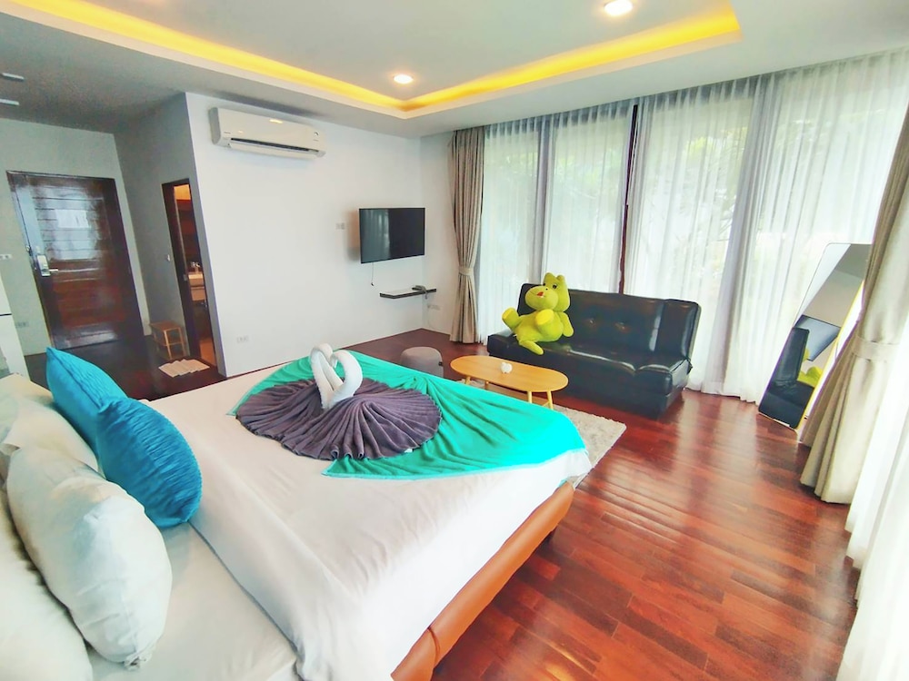 Deluxe Room with Ocean View and Jacuzzi - Photo 7