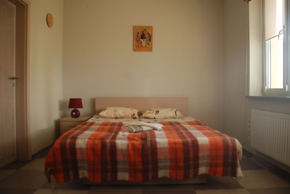 Deluxe Studio
