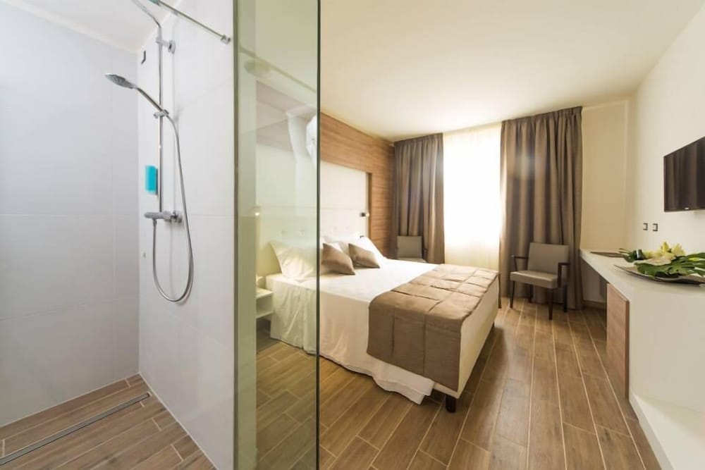 Junior Suite, 1 King Bed photo 1