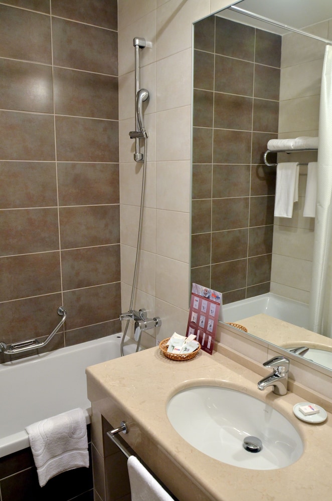 Standard Twin Room, Annex Building photo 3