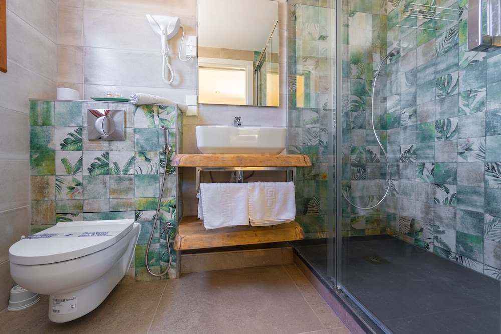 Premium Double Room, Balcony - Photo 5