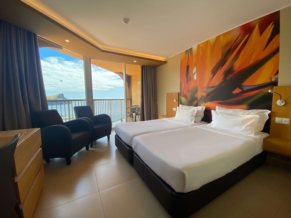 Classic Twin Room, Partial Sea View