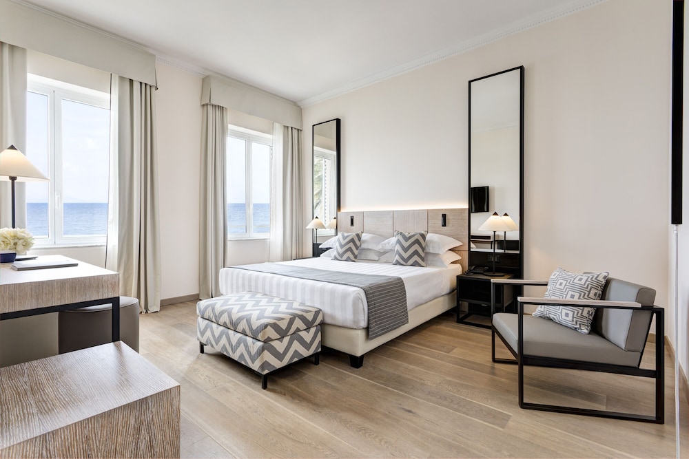 Superior Double Room, Sea View - Photo 1