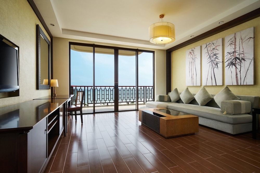 Suite, 1 Bedroom, Balcony, Beachfront
