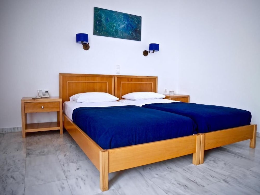 Panoramic Double or Twin Room, Partial Ocean View photo 3