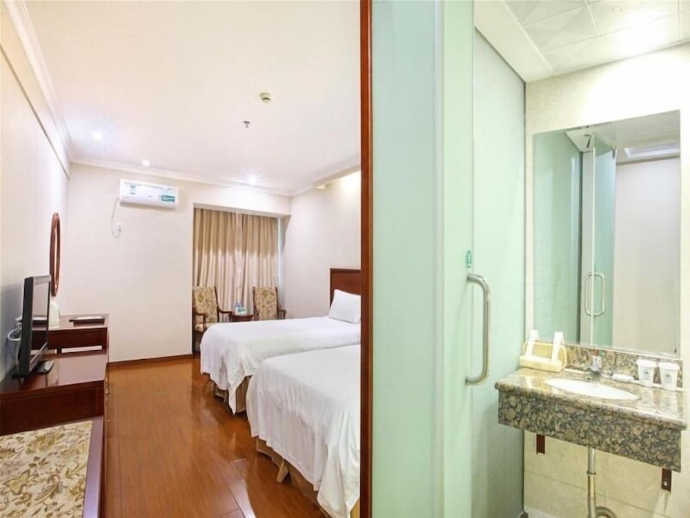 Standard Twin Room photo 2