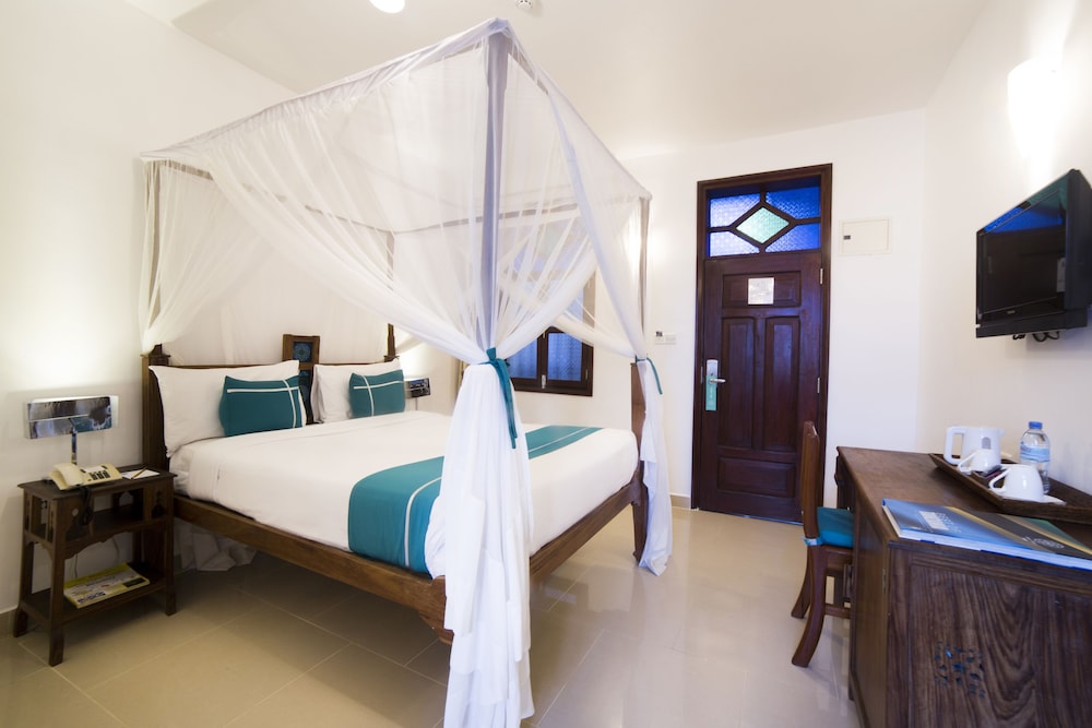 Deluxe Room, 1 Queen Bed, Non Smoking, Air conditioning