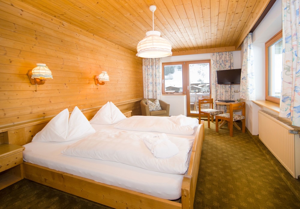 Standard Double Room, Balcony, Mountain View (Fichte) photo 2