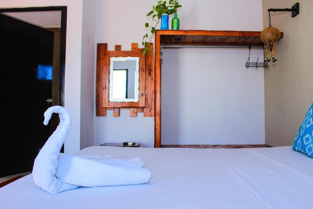 Deluxe Room, 1 King Bed photo 2