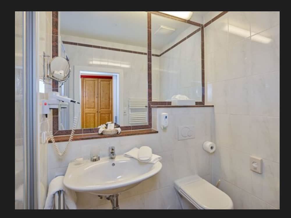 Standard Single Room - Photo 2