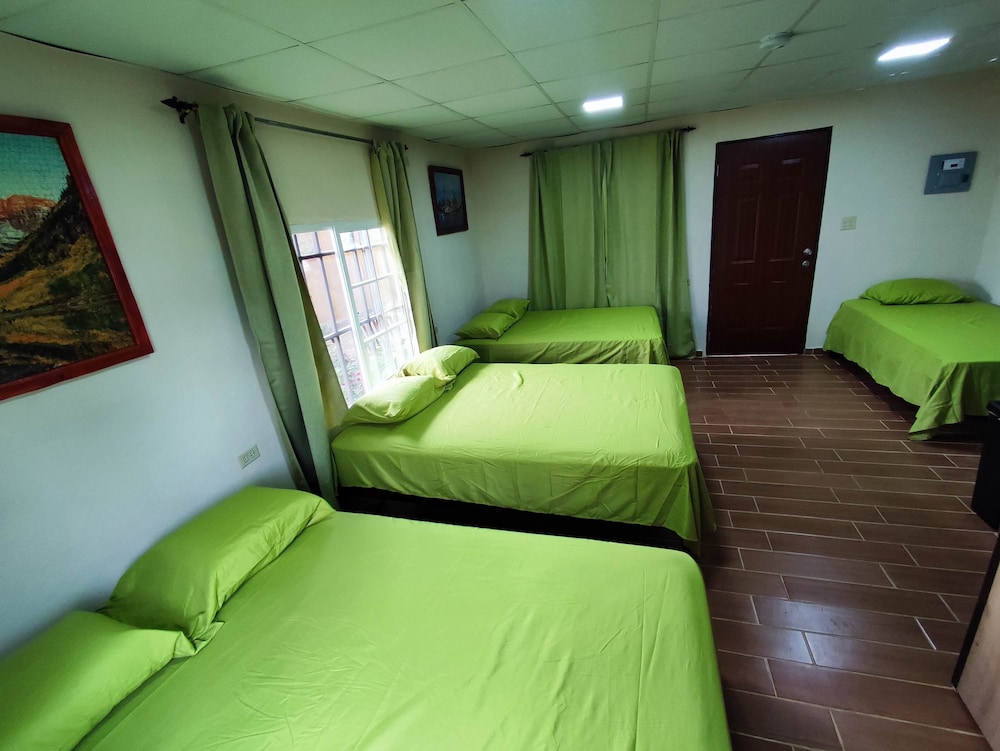 Family Quadruple Room photo 3