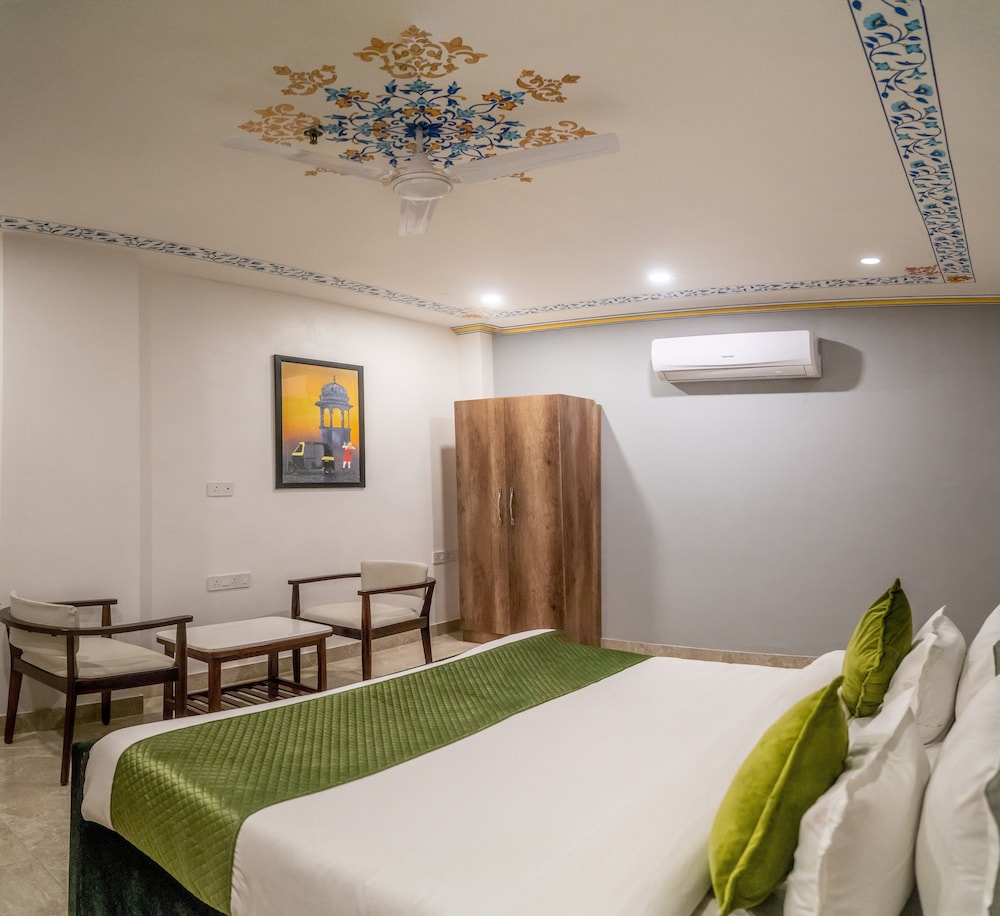Executive Room - Photo 19