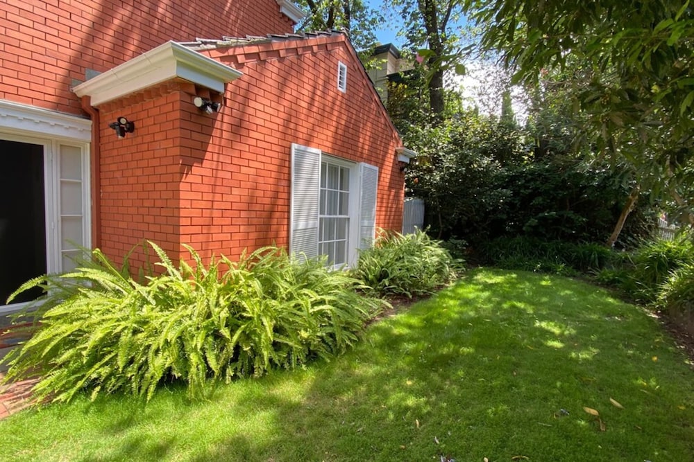 Basic House photo 1