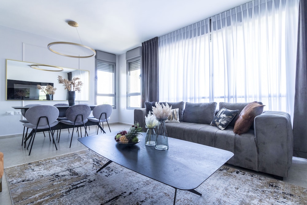 Club Apartment