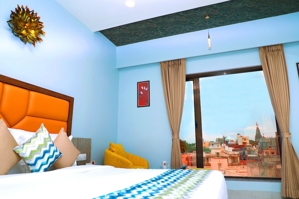 Superior Temple View Room - Photo 4