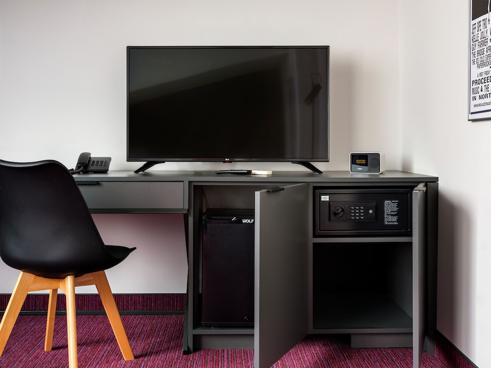 Superior Room, 2 Twin Beds, Non Smoking, Refrigerator - Photo 4