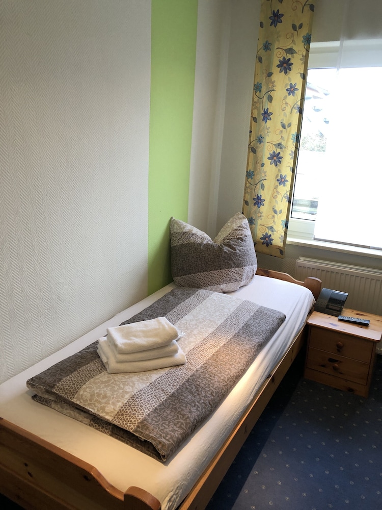 Economy Single Room