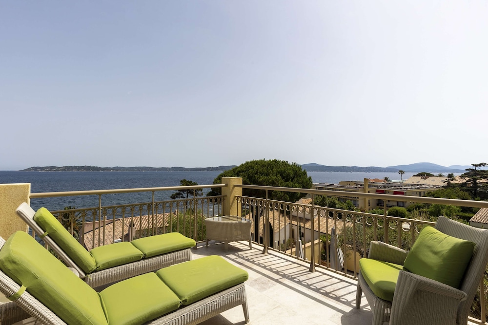 Suite, Multiple Beds, Bathtub, Sea View - Photo 8