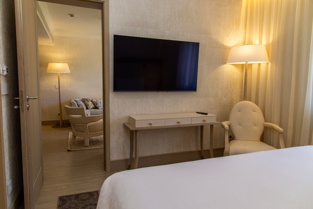 Premium Suite, Garden View - Photo 4