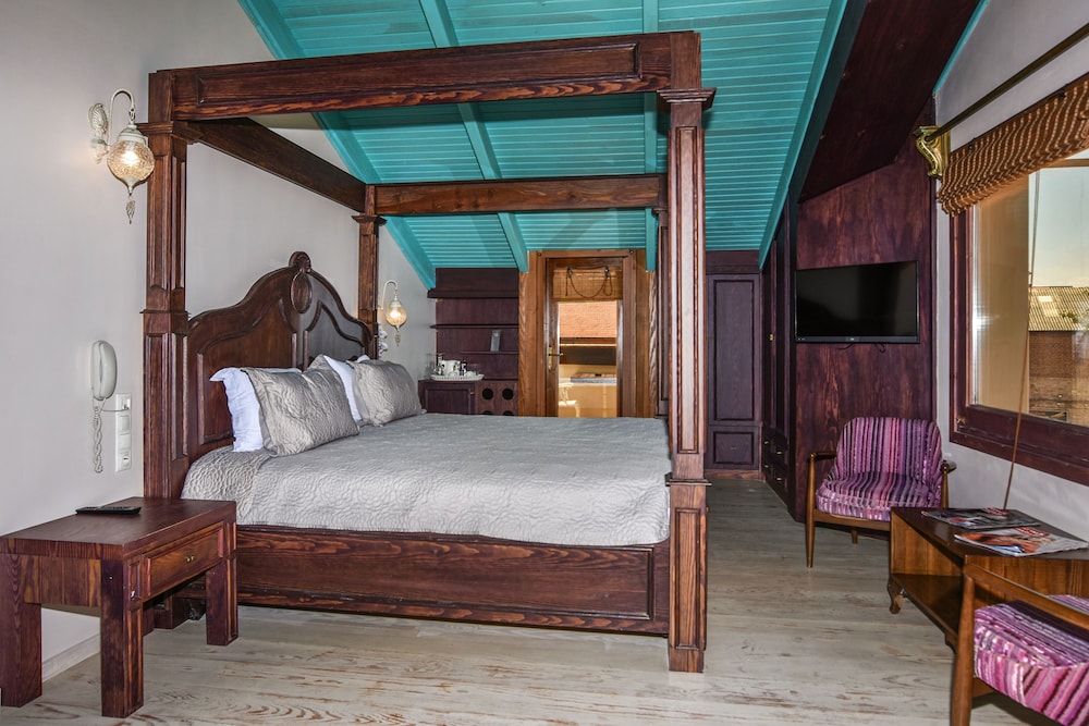 Suite Confort, 1 très grand lit, salle de bains attenante, vue mer