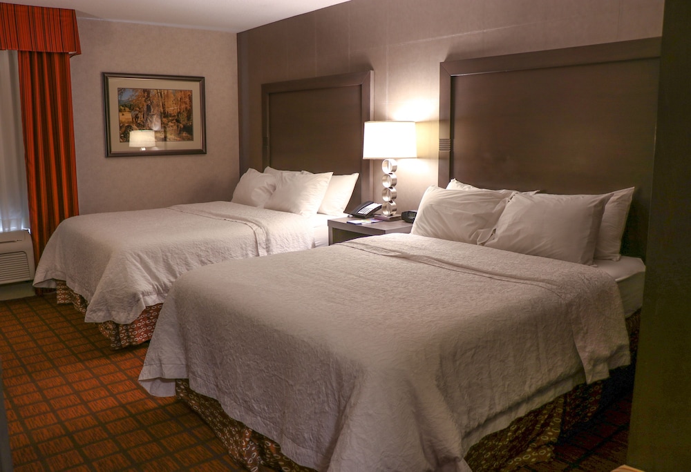 Two Queens photo 2