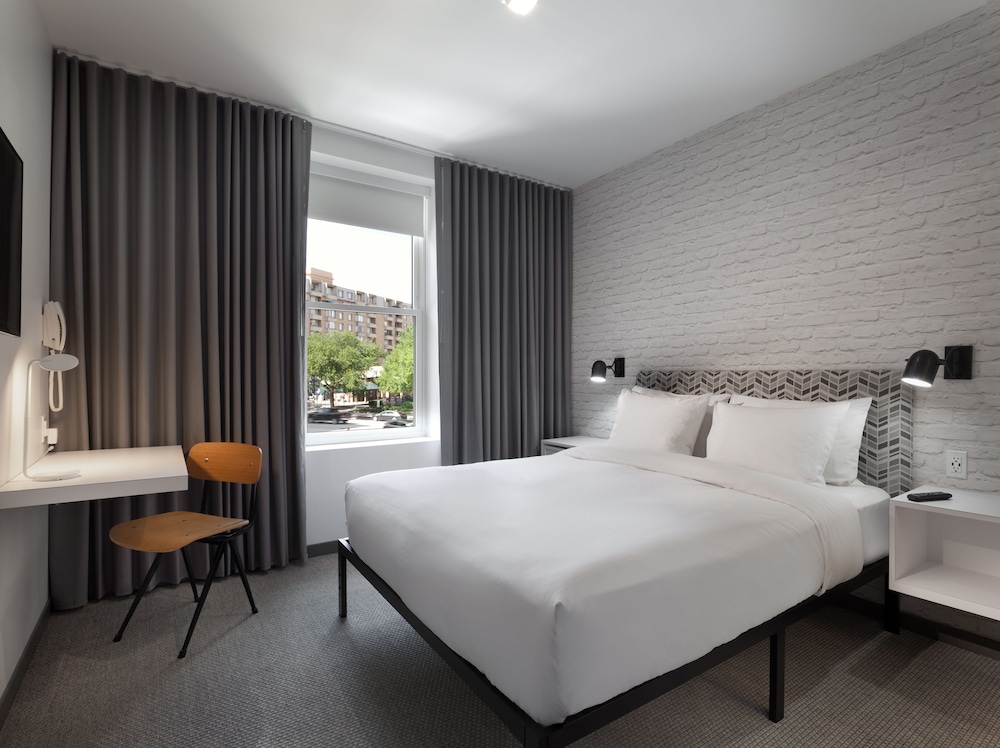 Room, 2 Queen Beds (Connector HiveQueen 3FL)