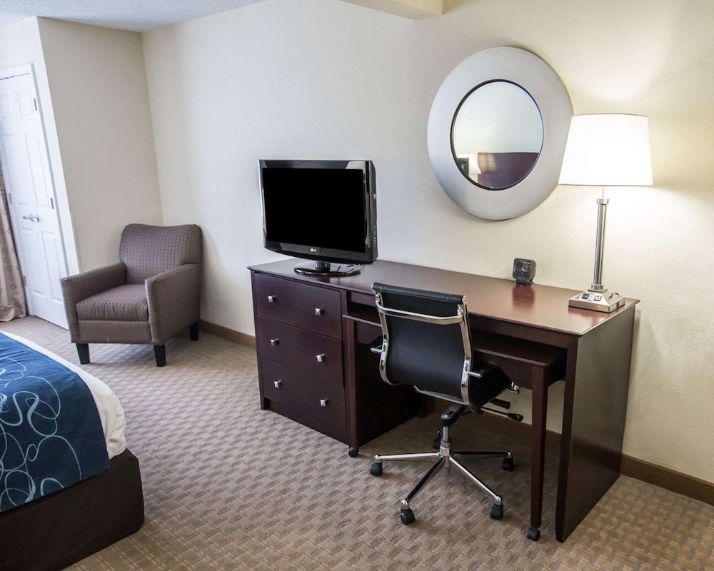 Suite, Multiple Beds, Accessible, Non Smoking - Photo 4