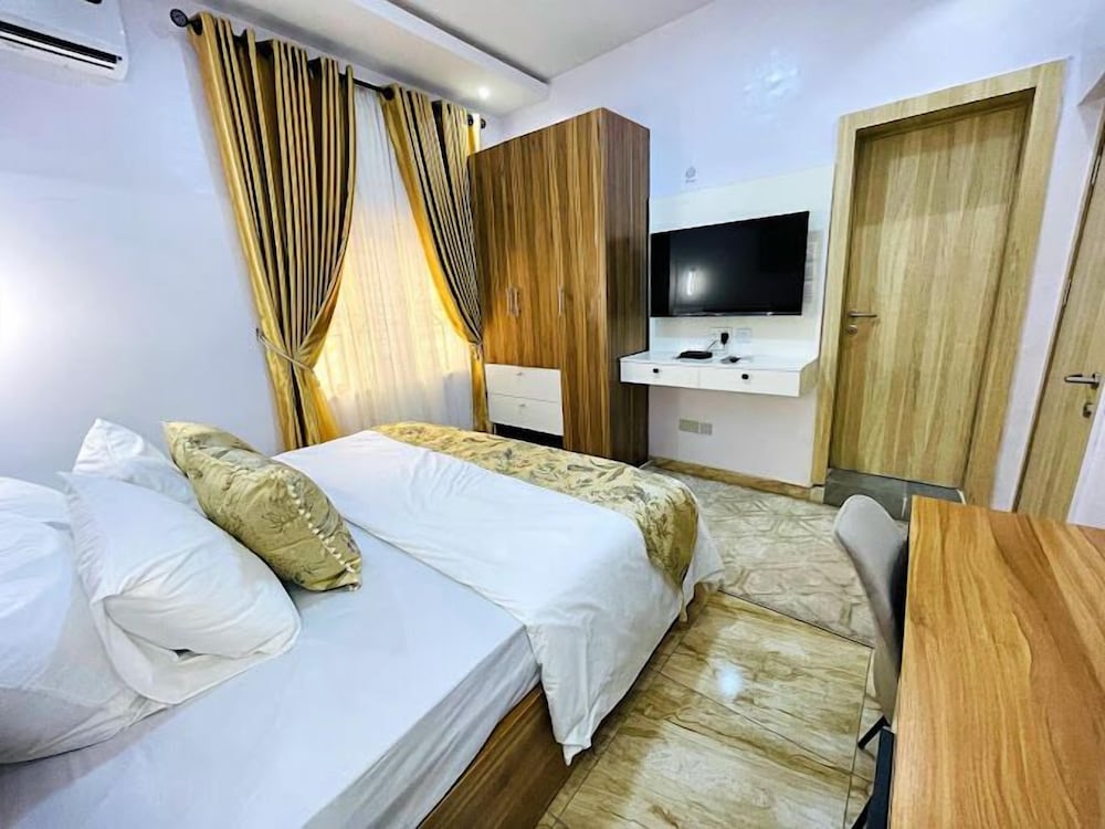 Deluxe Room, Balcony, City View photo 2