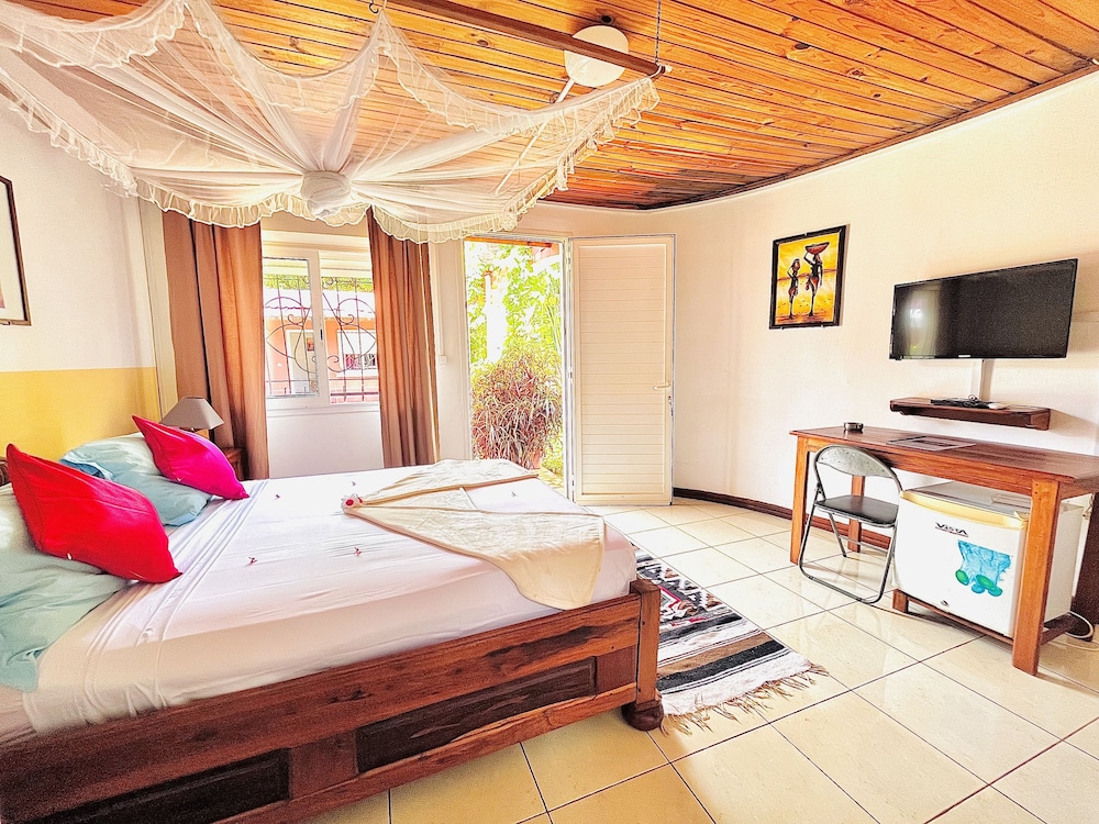 Comfort Double Room, Non Smoking, Pool View photo 3
