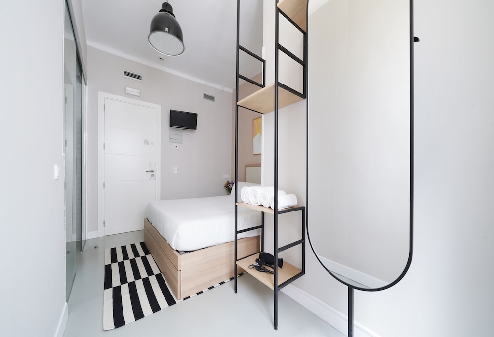 Small Room - Photo 5