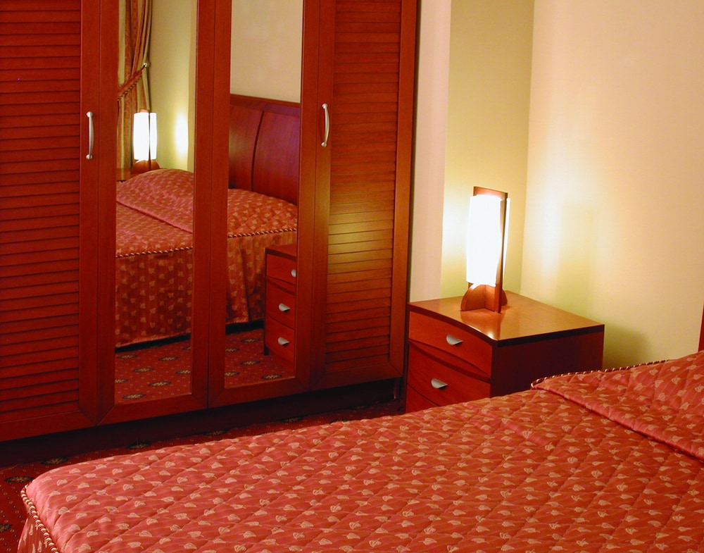 Suite - Photo 12