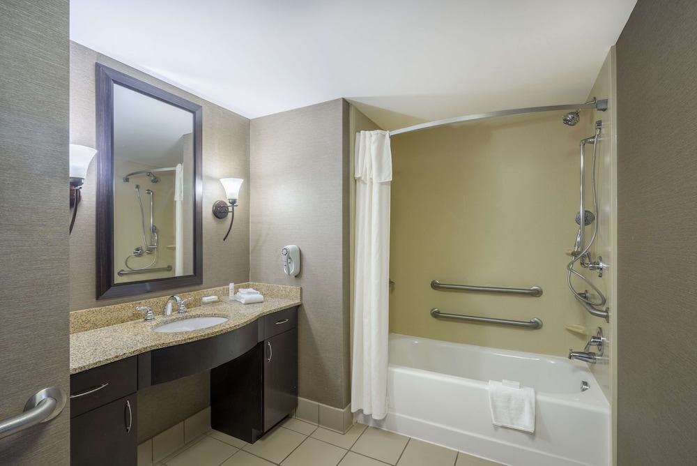 Suite, 2 Queen Beds, Accessible, Bathtub - Photo 8
