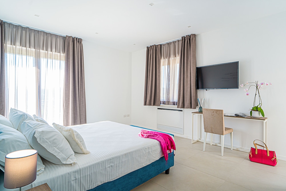 Superior Double or Twin Room, Garden View - Photo 6