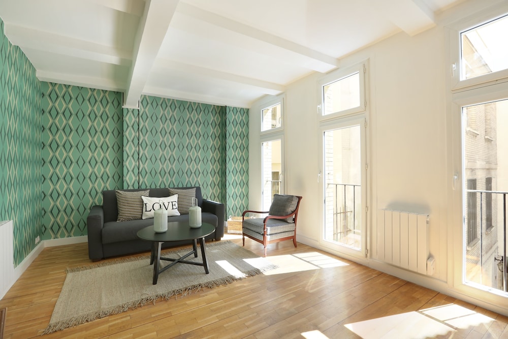 Basic Apartment photo 2