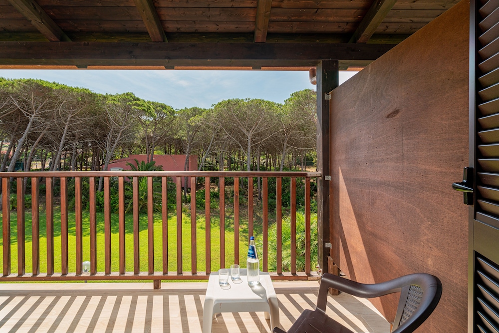 Comfort Room, Garden View - Photo 3