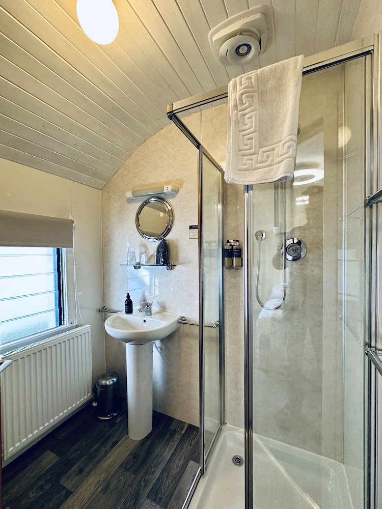 Twin Room, Ensuite (Room 5, 1st Floor) photo 2