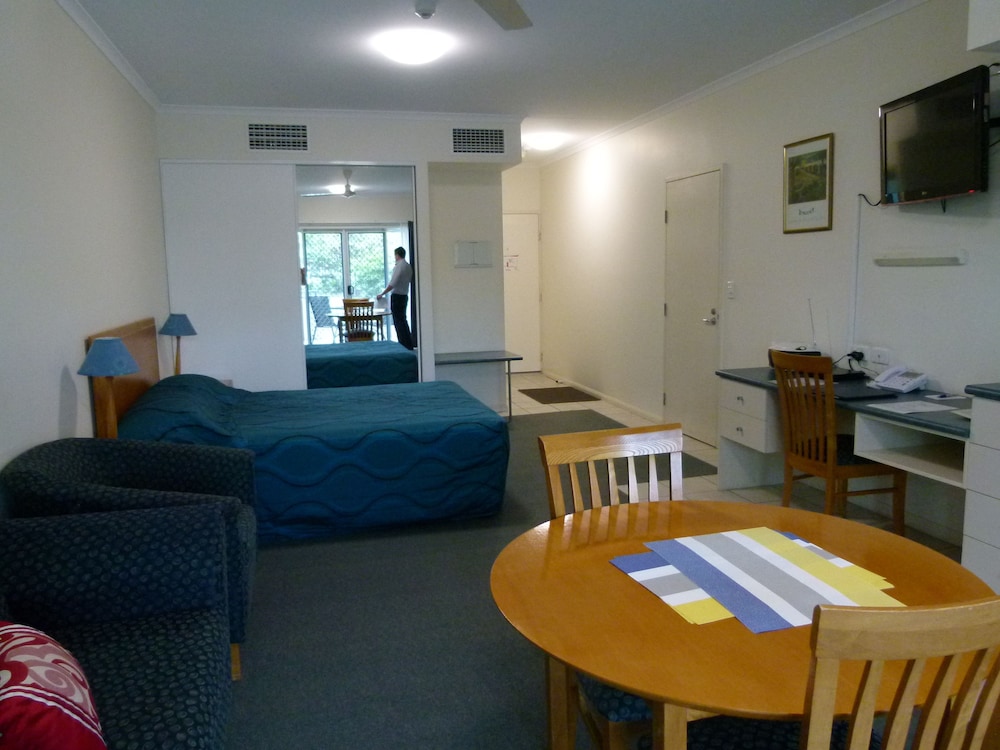 Studio Queen Apartment photo 1