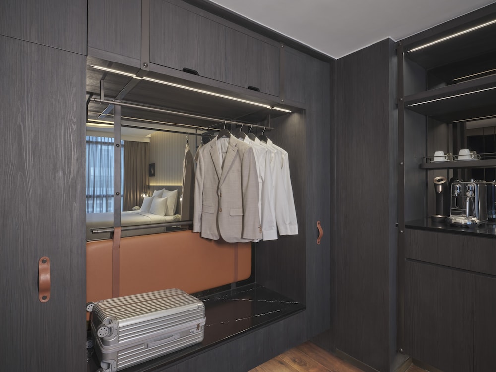Studio Suite, 1 King Bed, Club Lounge Access photo 3