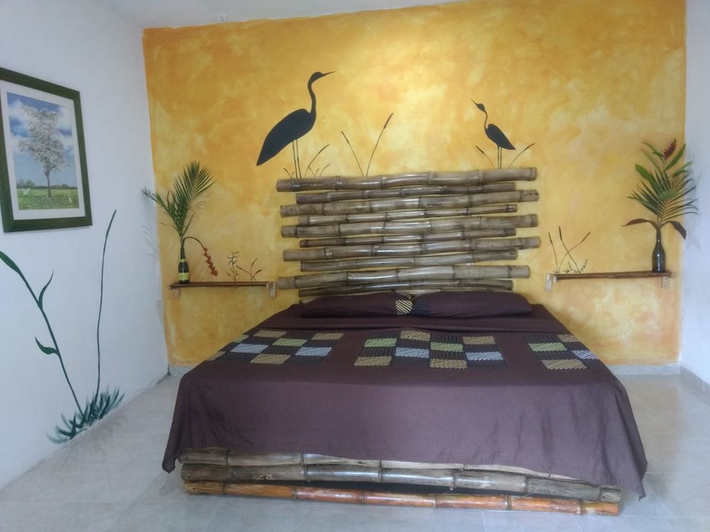 Economy Double Room, 1 King Bed, Lagoon View photo 1