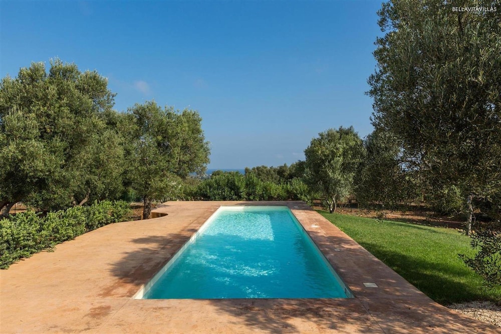 Villa photo 3
