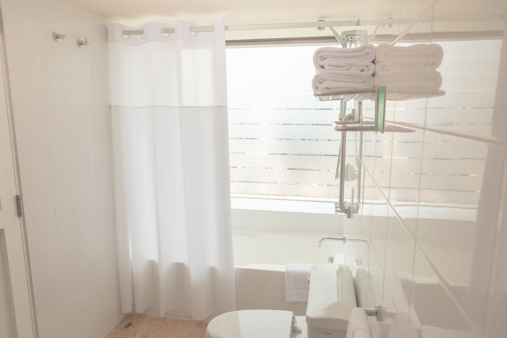 Superior Twin Room, Accessible - Photo 3