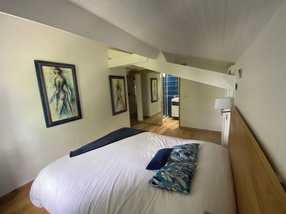 Luxury Apartment photo 3