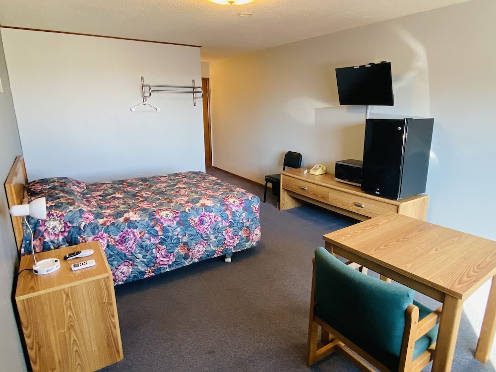 Standard Room, 1 Queen Bed, Accessible, Refrigerator & Microwave photo 3