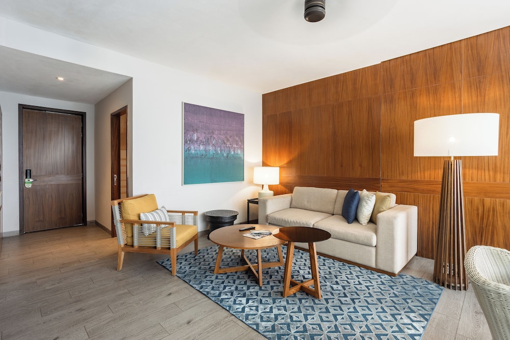 Lush Suite, Component 2 Bedrooms, 1 King Bed, Adults Only (Garden View) - Photo 9