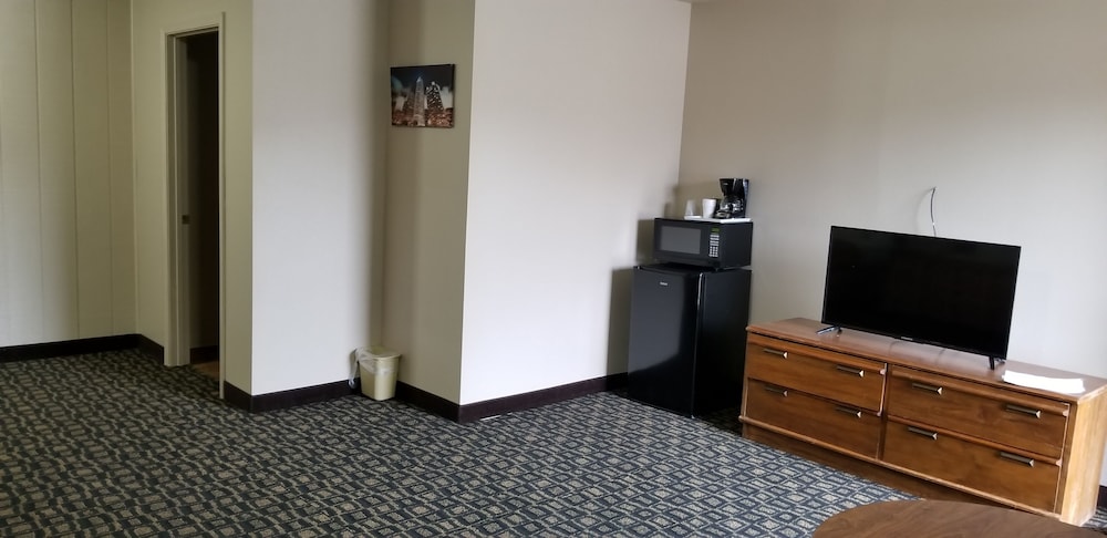Deluxe Double Room, 2 Queen Beds photo 3