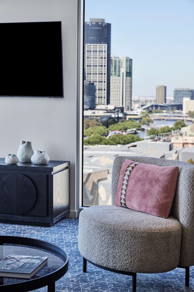 Premier Two Bedroom Apartment with View - Photo 5