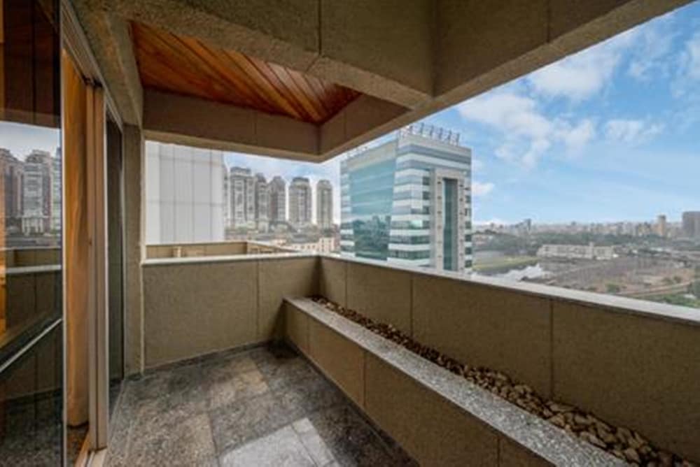 Available room